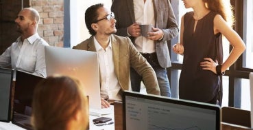 A data analyst works with a data visualisation program